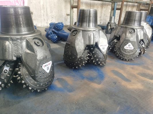 Ostrza z węglika wolframu Tri Cone Rock Bit 482,6 mm Iadc 537