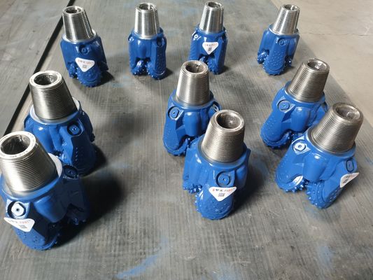 Wyposażenie fabryczne bezpośrednio 8,5 cali 215,9 mm IADC Tricone Drill Bit