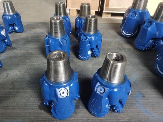 Wyposażenie fabryczne bezpośrednio 8,5 cali 215,9 mm IADC Tricone Drill Bit